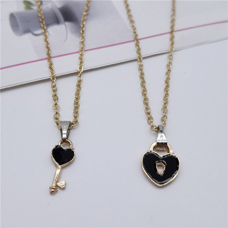 Couple Necklaces A Pair Of Retro Men's And Women's Golden Collarbone Chains