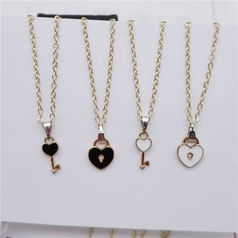 Couple Necklaces A Pair Of Retro Men's And Women's Golden Collarbone Chains
